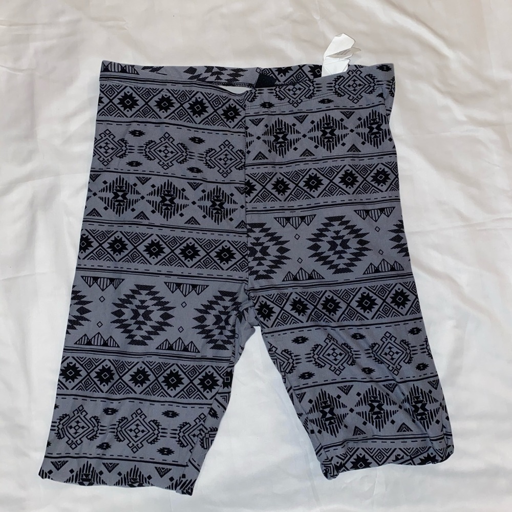 Patterned leggings